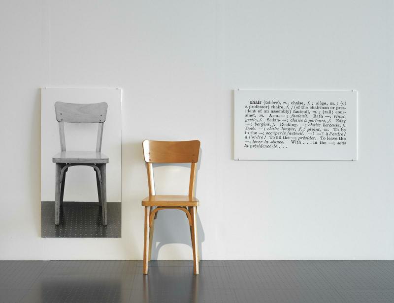 Joseph Kosuth, One and Three Chairs
(Une et trois chaises) 1965 