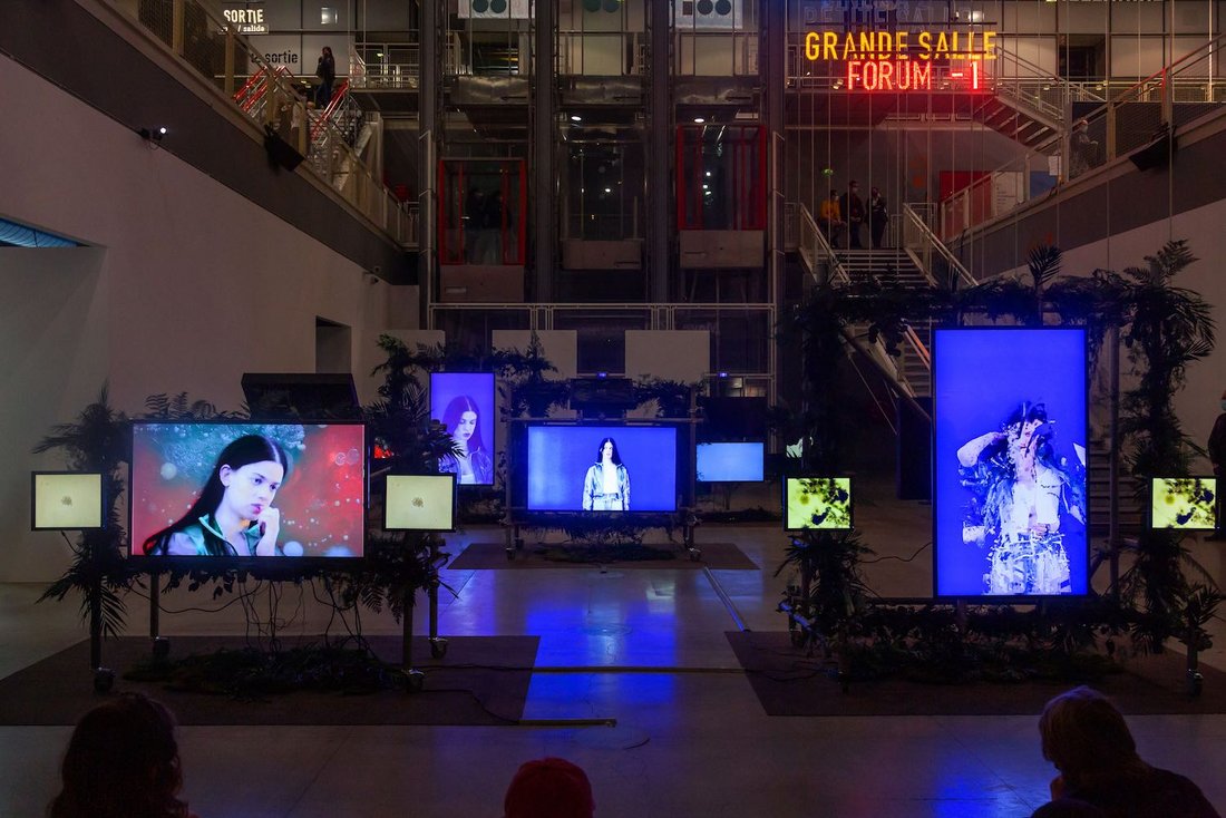 Vue de l'installation vidéo « Notations », Cécile B. Evans, Centre Pompidou, 2020